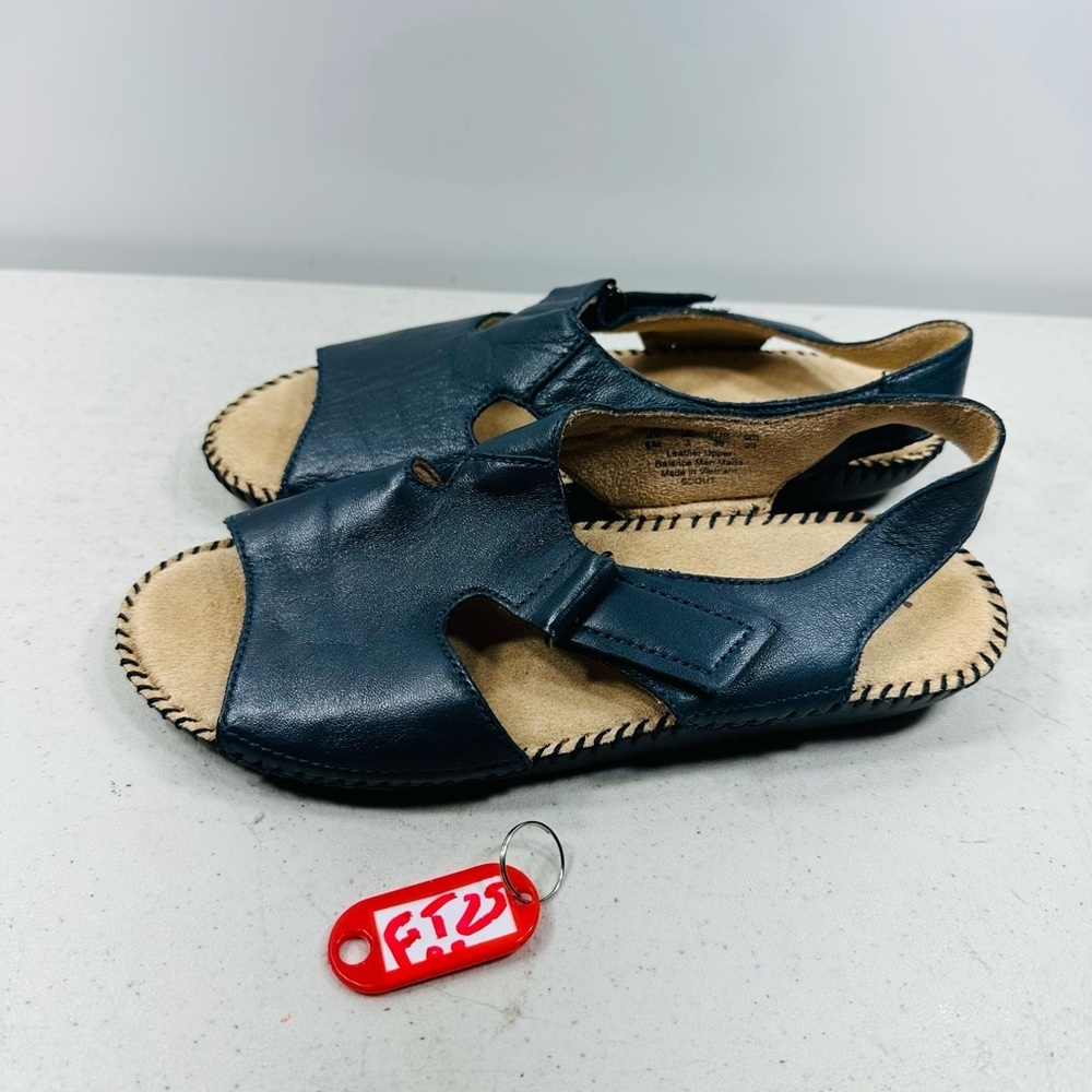 Naturalizer Scout Black Genuine Leather Women’s Comfort Flat Sandals size 6